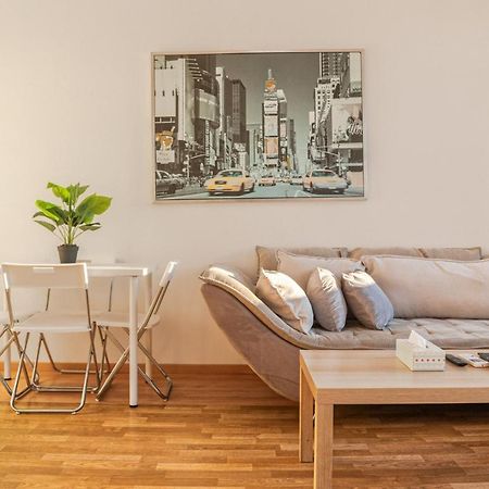 וינה Joyful 2Br Apt. @ Millenium Tower And The Danube מראה חיצוני תמונה