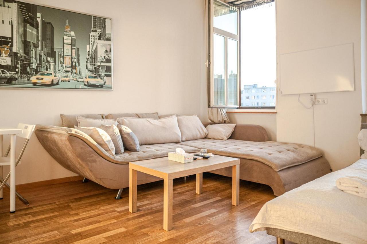וינה Joyful 2Br Apt. @ Millenium Tower And The Danube מראה חיצוני תמונה