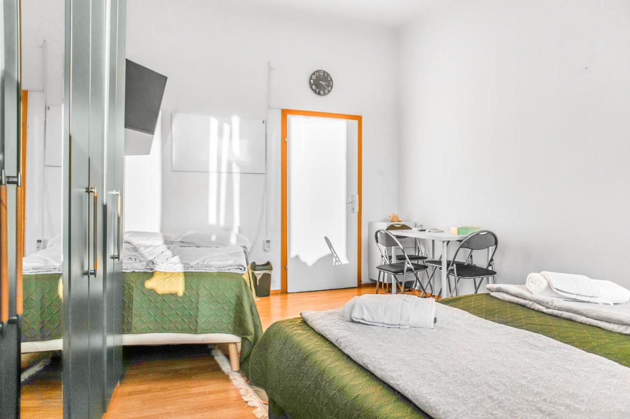 וינה Joyful 2Br Apt. @ Millenium Tower And The Danube מראה חיצוני תמונה