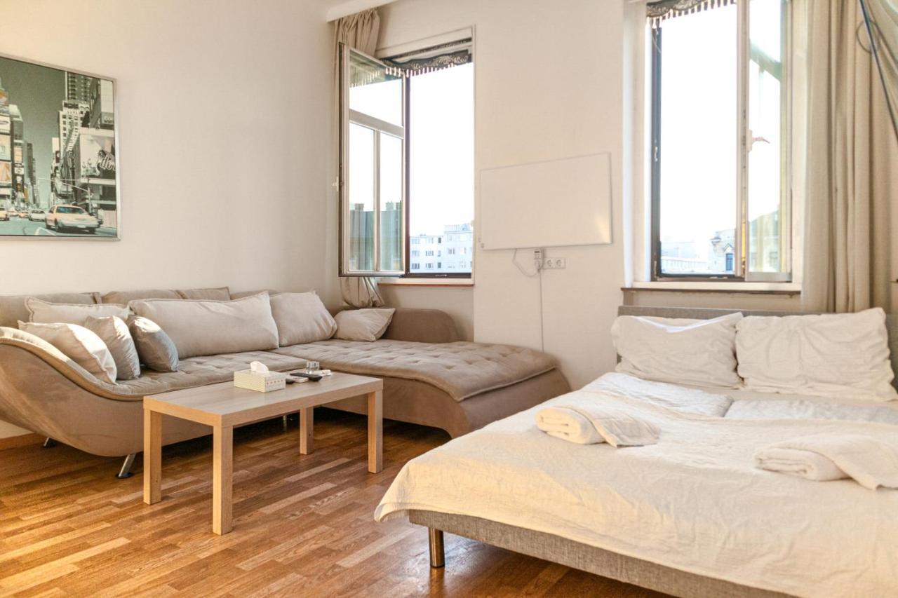 וינה Joyful 2Br Apt. @ Millenium Tower And The Danube מראה חיצוני תמונה