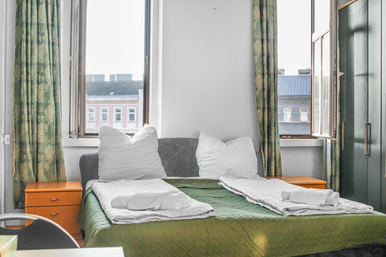 וינה Joyful 2Br Apt. @ Millenium Tower And The Danube מראה חיצוני תמונה